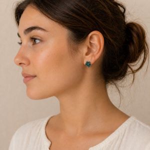 Boucles d’oreilles puces fleur IKITA vert émaillé - bijou Ikita unique