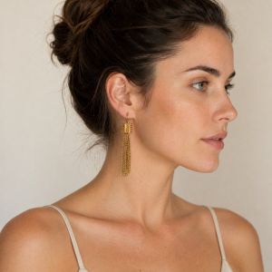 Boucles pendantes dorées à pampilles élégantes - bijou Ikita unique