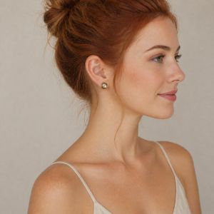 Boucles puces nacre dorée Ikita - bijou Ikita unique