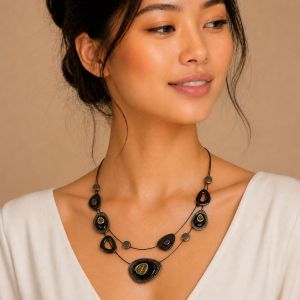 Collier Éclat Noir & Reflets Dorés - bijou Ikita unique