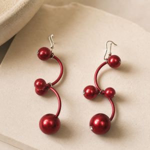 Boucles pendantes rouges graphiques - bijou Ikita unique